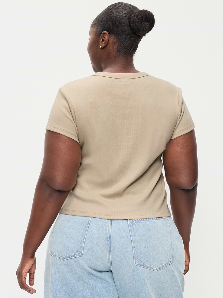 Image 7 of 7, Snug Graphic T-Shirt