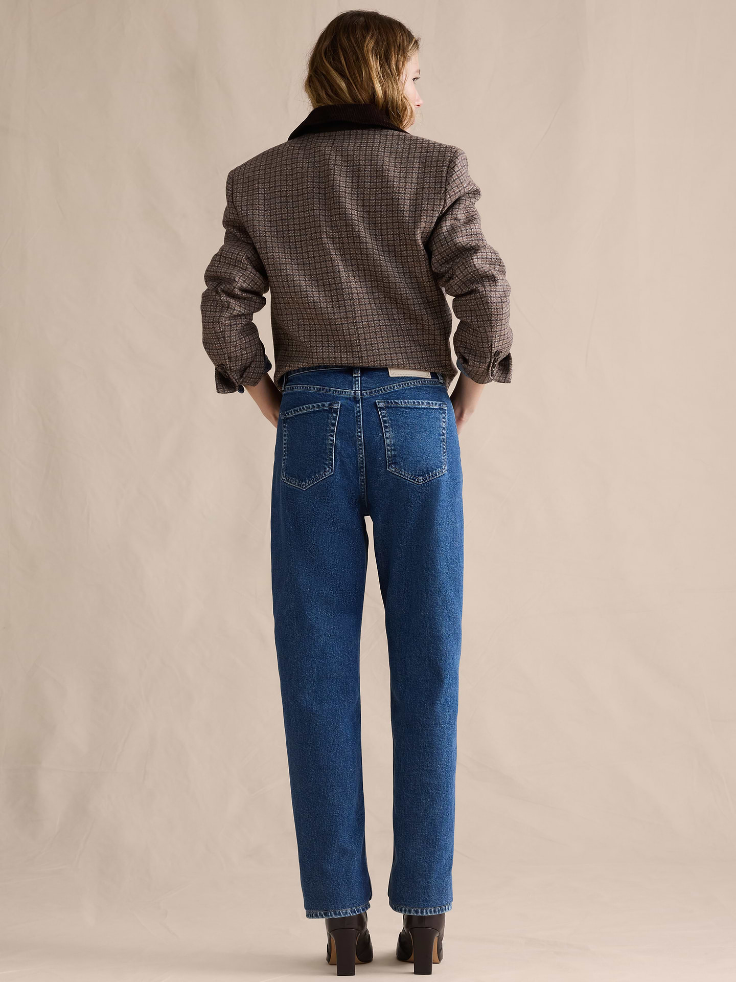 Image 3 of 8, High-Rise 90S Straight Jean