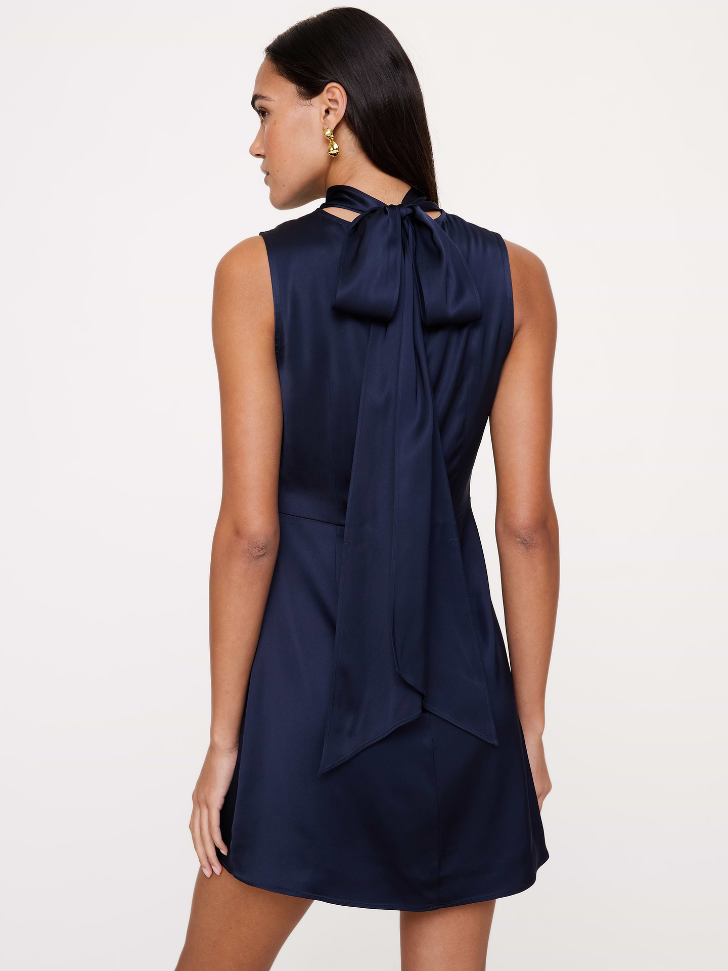 Image 2 de 3, Robe courte à col cravate en satin extensible