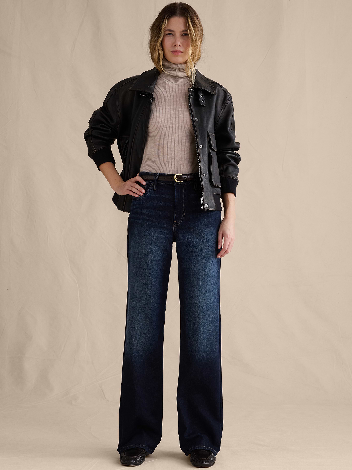 Image 4 of 8, Mid-Rise 90s Classic Relaxed Jean