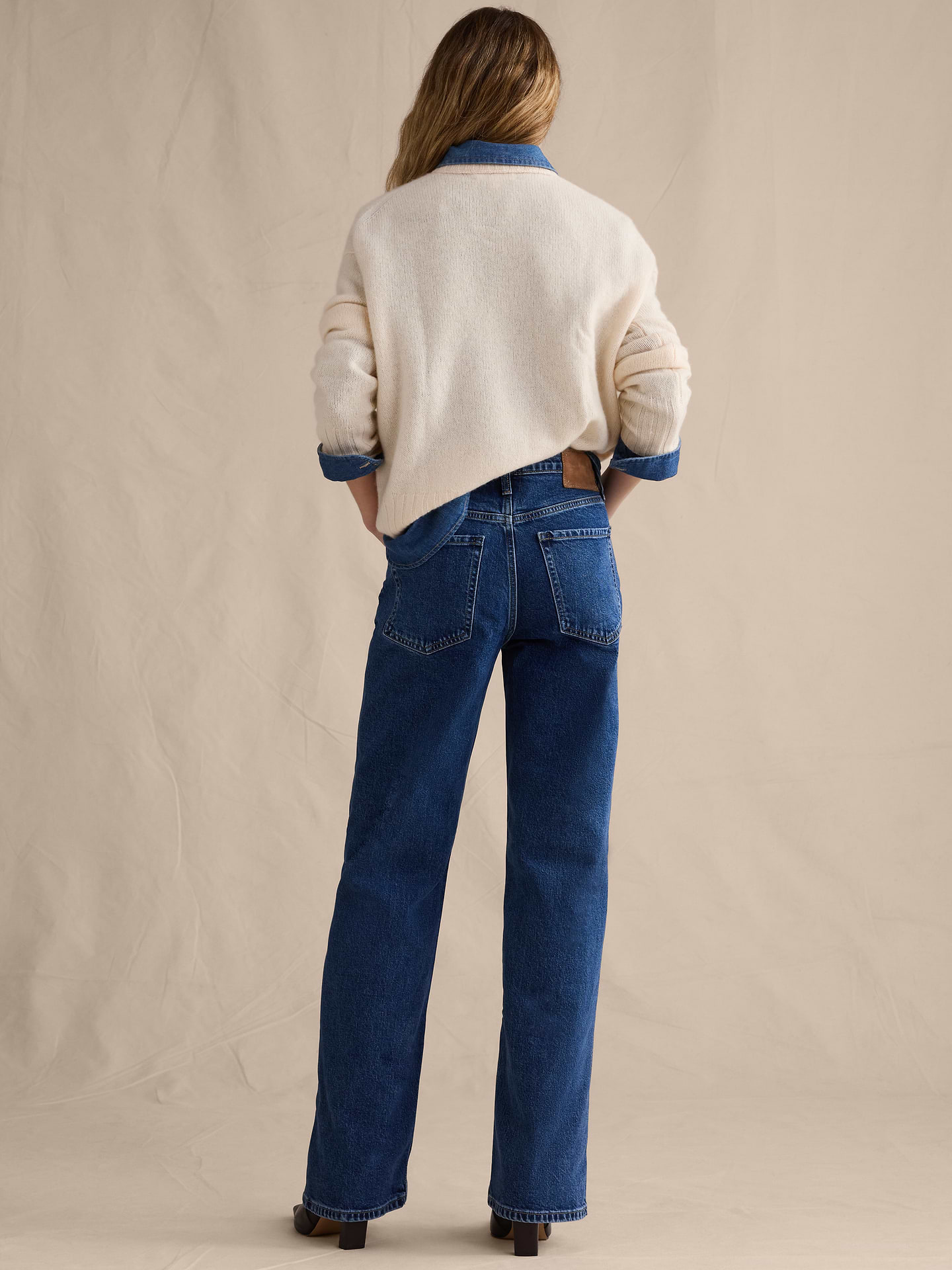 Image 2 of 8, Mid-Rise 90s Classic Relaxed Jean