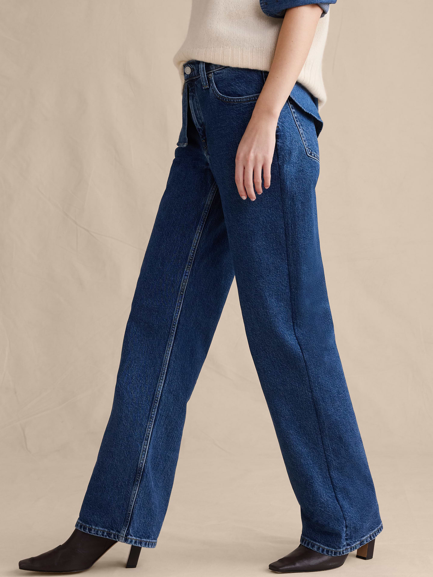 Image 3 of 8, Mid-Rise 90s Classic Relaxed Jean