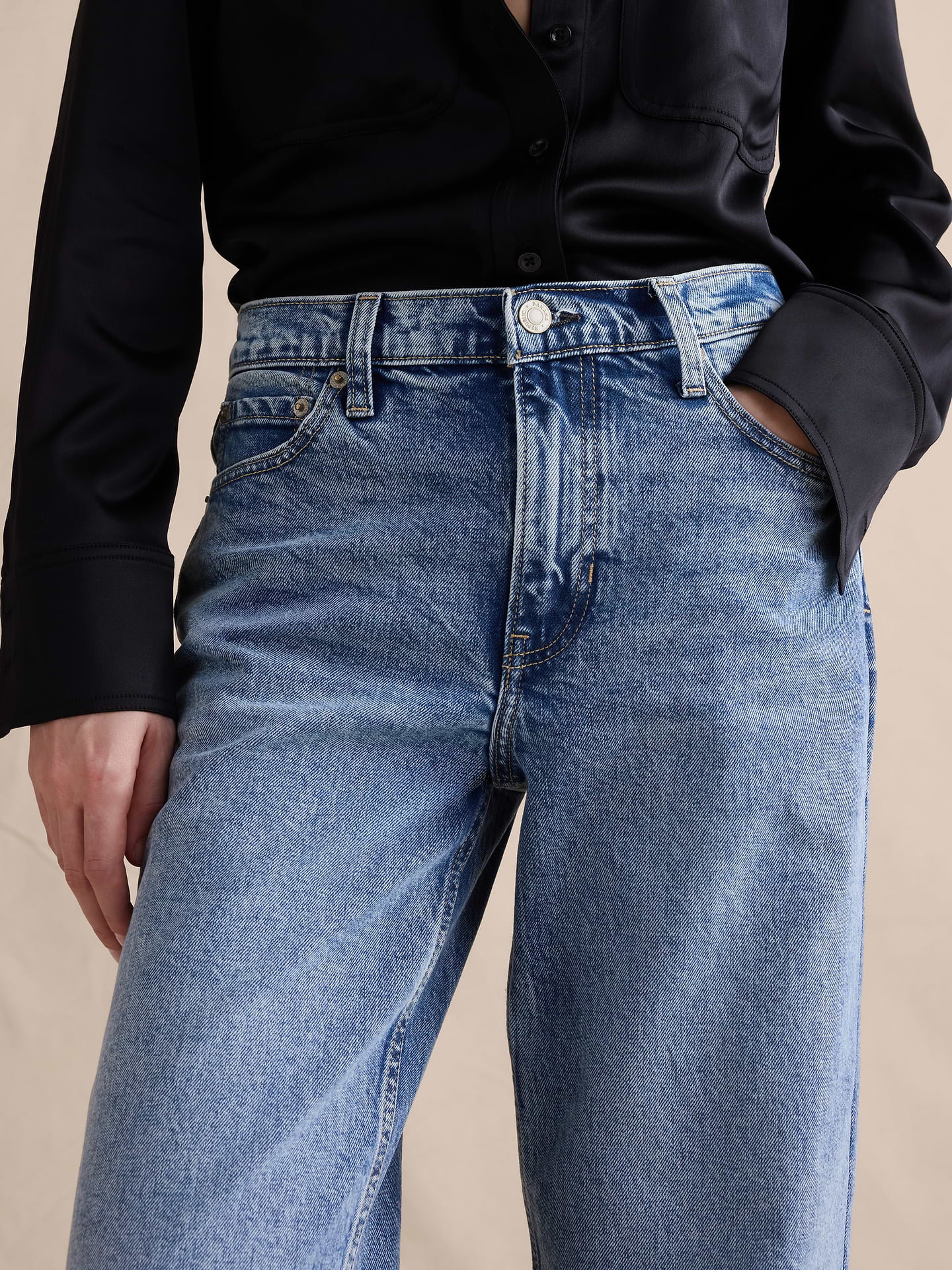 Image 7 of 8, Mid-Rise 90s Classic Relaxed Jean