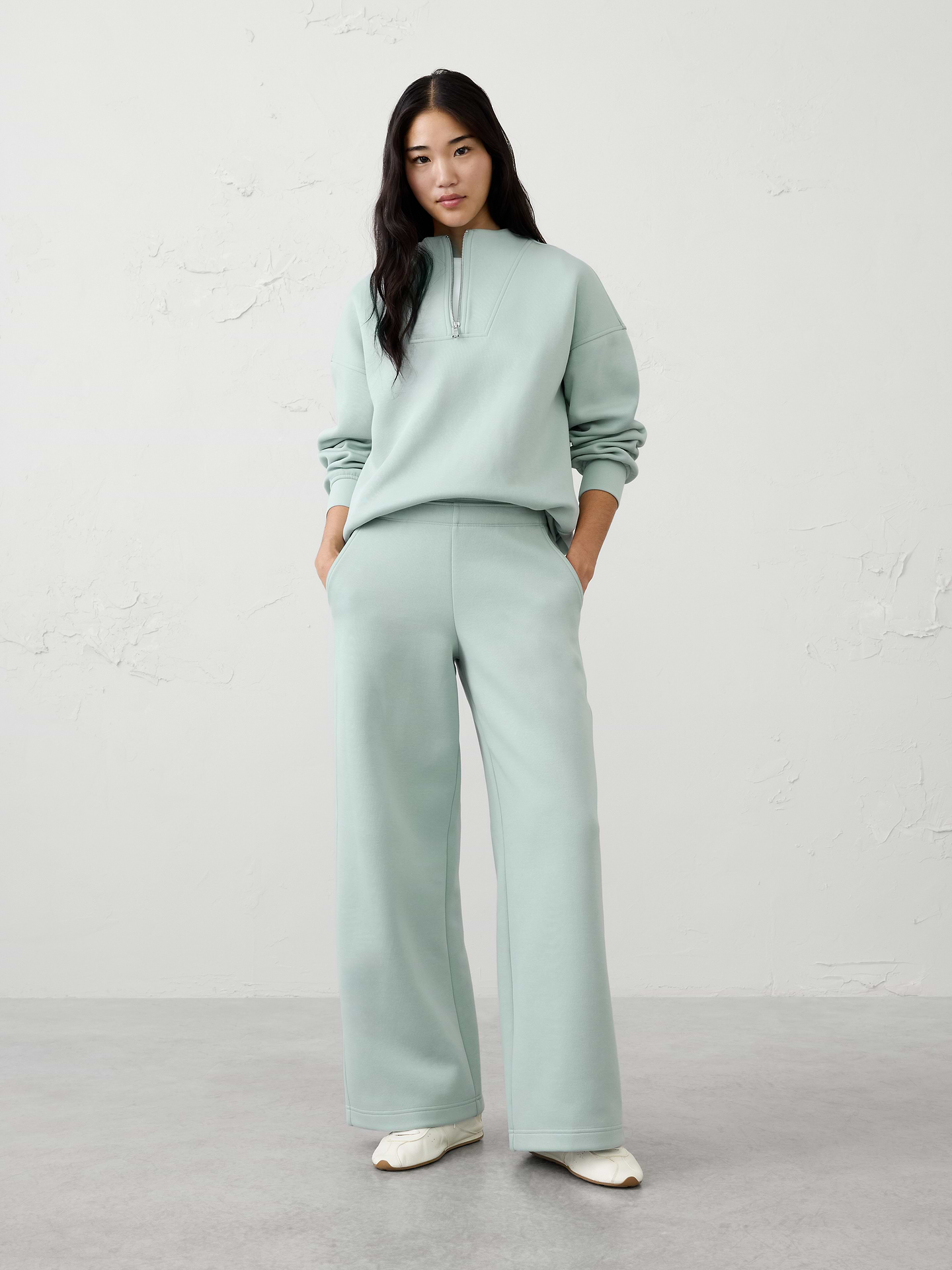 Image 1 of 5, Crafted from our customer-favorite Weekender fabric, this wide-leg pull-on pant delivers exceptional comfort, stretch, and effortless everyday versatility., Pull-on pant., Flat front. Elasticized back waistband., Angled front pockets., Patch back pockets., Made exclusively for Banana Republic Factory., Product #1182238