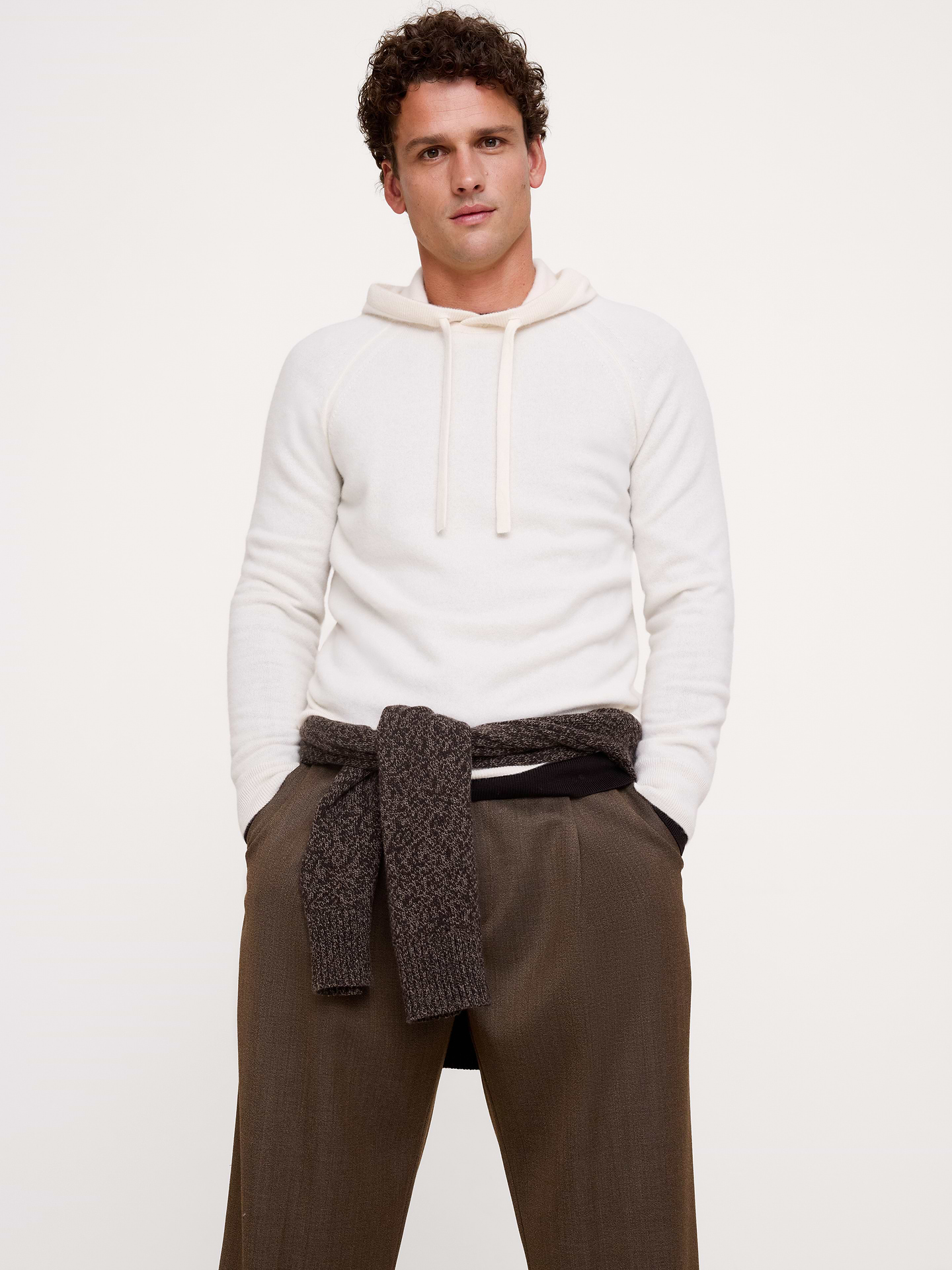 Image 1 of 8, Luxurious and timeless, this cashmere sweater hoodie is the one we reach for season after season, thanks to its exceptional softness and midweight warmth., Standard fit: A straight and easy fit., Drawstring hood., Straight hem., Product #906202