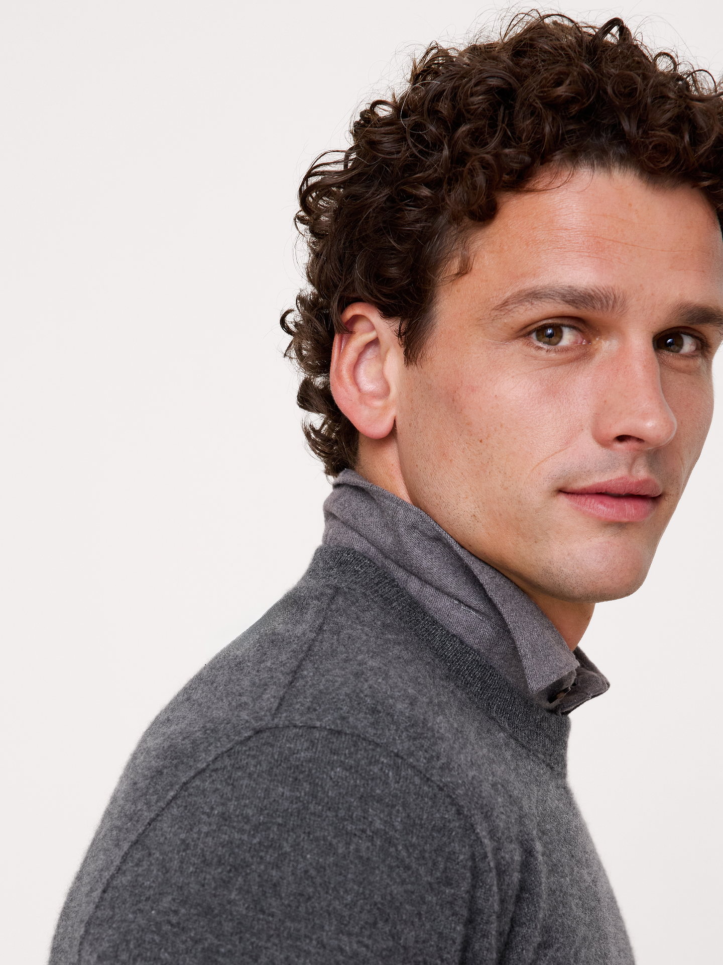 Image 6 of 8, Cashmere Crew-Neck Sweater