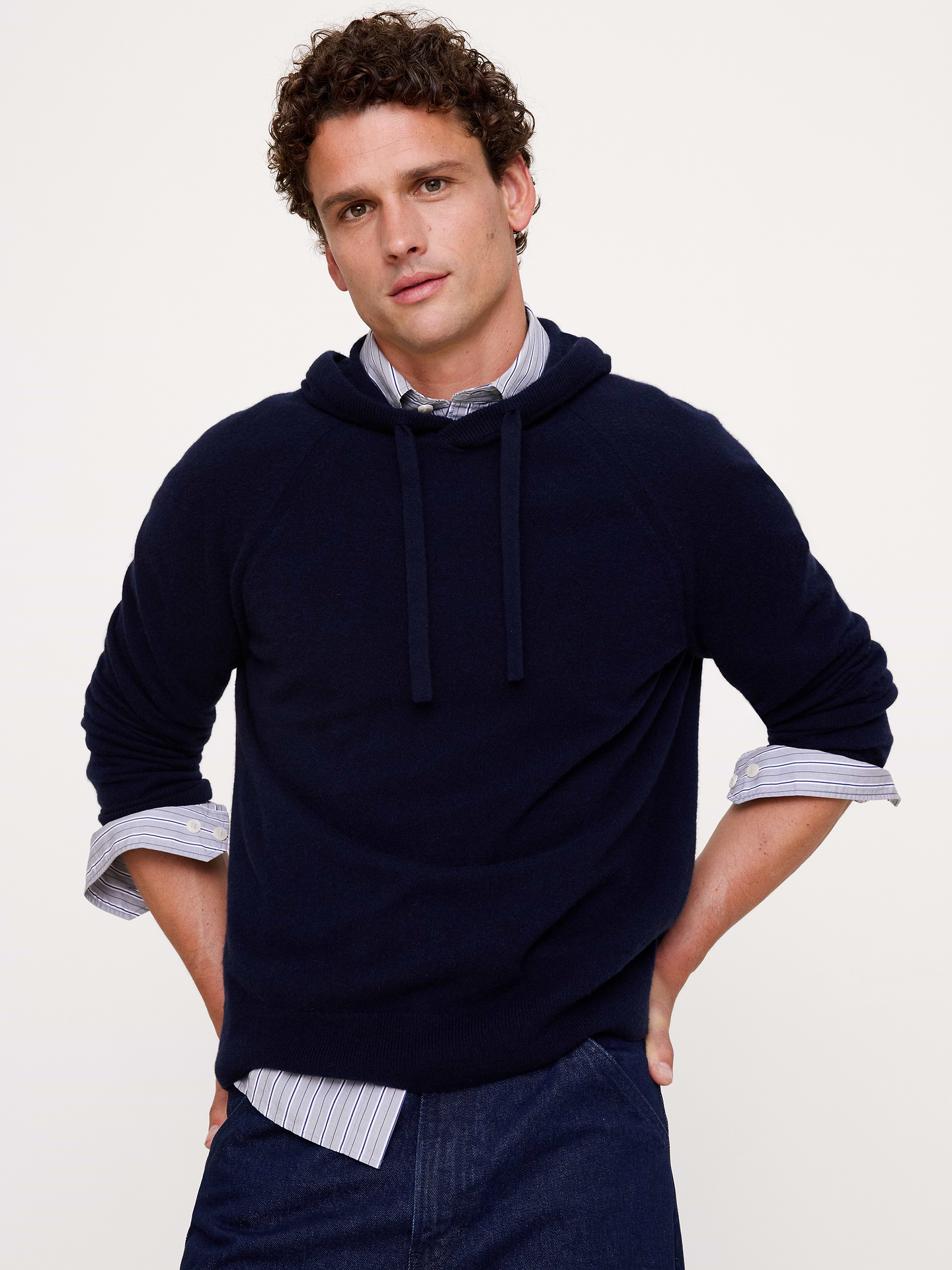 Image 1 of 8, Luxurious and timeless, this cashmere sweater hoodie is the one we reach for season after season, thanks to its exceptional softness and midweight warmth., Standard fit: A straight and easy fit., Drawstring hood., Straight hem., Product #906202