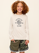 Image 1 de 3, NuageSport d’Old Navy, parfait pour jouer: un tissu léger et drapé à la sensation nuageuse., Encolure ras du cou., Manches longues., Produit #906080