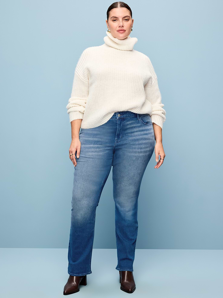 Image 4 of 6, Curvy Mid-Rise Wow Boot-Cut Jeans