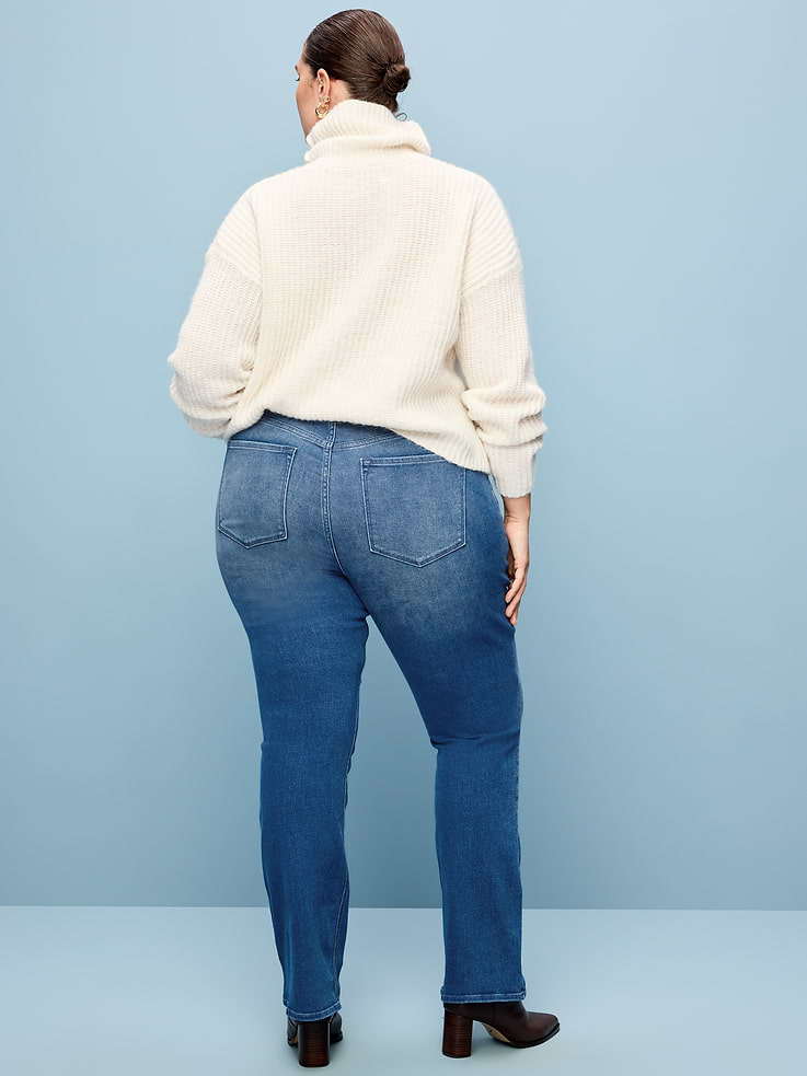 Image 6 of 6, Curvy Mid-Rise Wow Boot-Cut Jeans