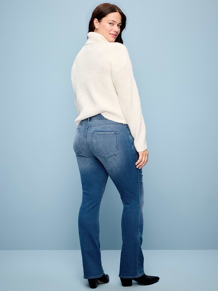 Image 3 of 6, Curvy Mid-Rise Wow Boot-Cut Jeans