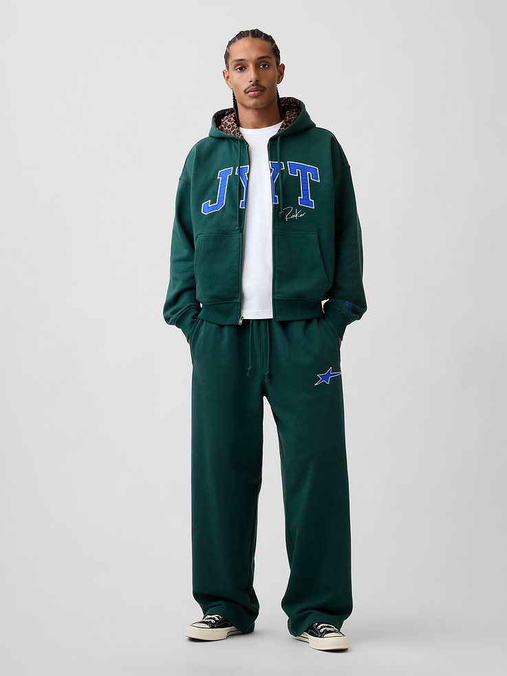 Image 1 of 9, Soft, heavyweight fleece sweatpants. In a baggy fit., Elasticized waist with drawcords., Slant pockets, back patch pocket., Embroidered star at thigh., Made with 14% recycled polyester. Compared to virgin materials, using recycled materials helps reduce resource use and waste., Product #1196146