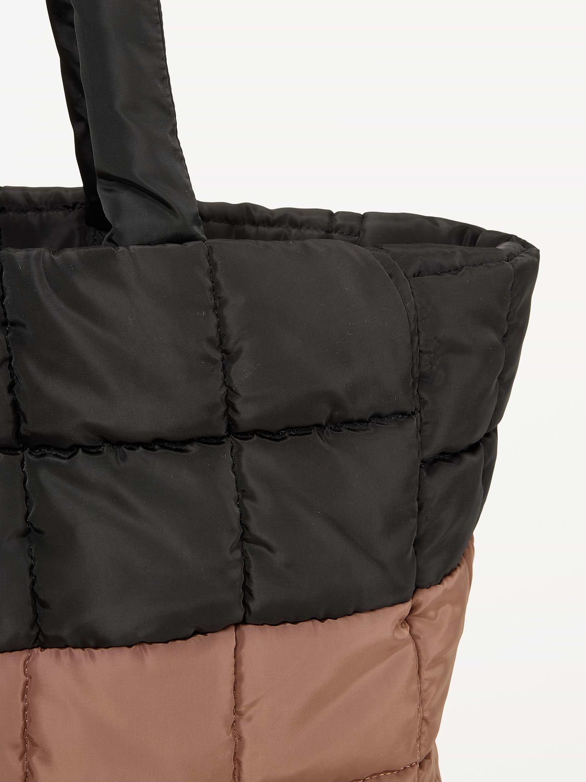Image 4 of 4, Active Puffer Large Colorblock Tote