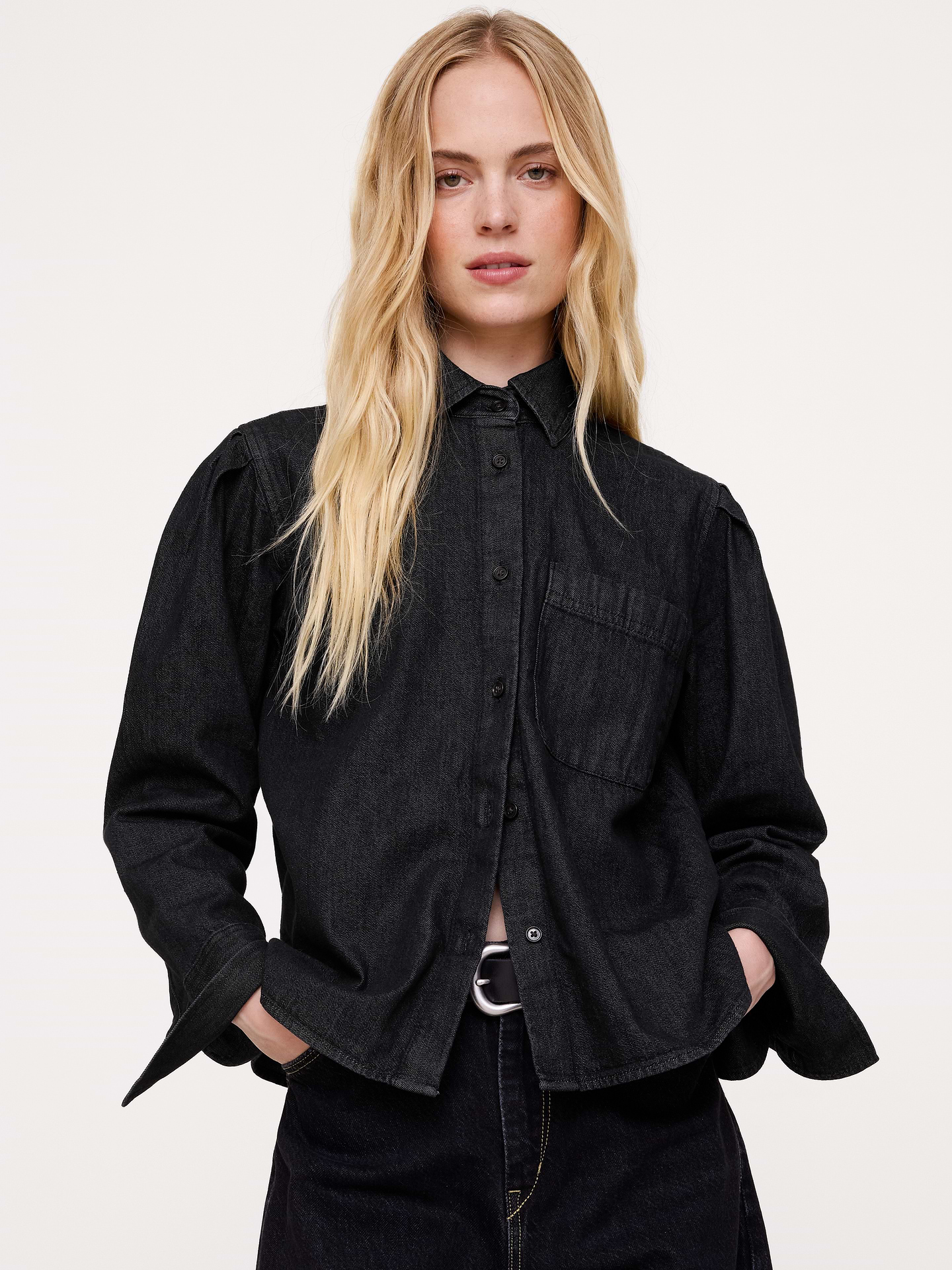 Image 1 of 3, It's these easy cotton shirts we're loving right now. This one is a little boxy with a pleated back yoke, wide-set sleeves, shirred sleeve caps, and utilitarian details. Cut in cotton that's been specially washed for softness., Relaxed Fit: A straight & roomy fit with dropped shoulder seams., Point collar with button front., Chest pocket. Side pockets., Curved hem., Product #1183805