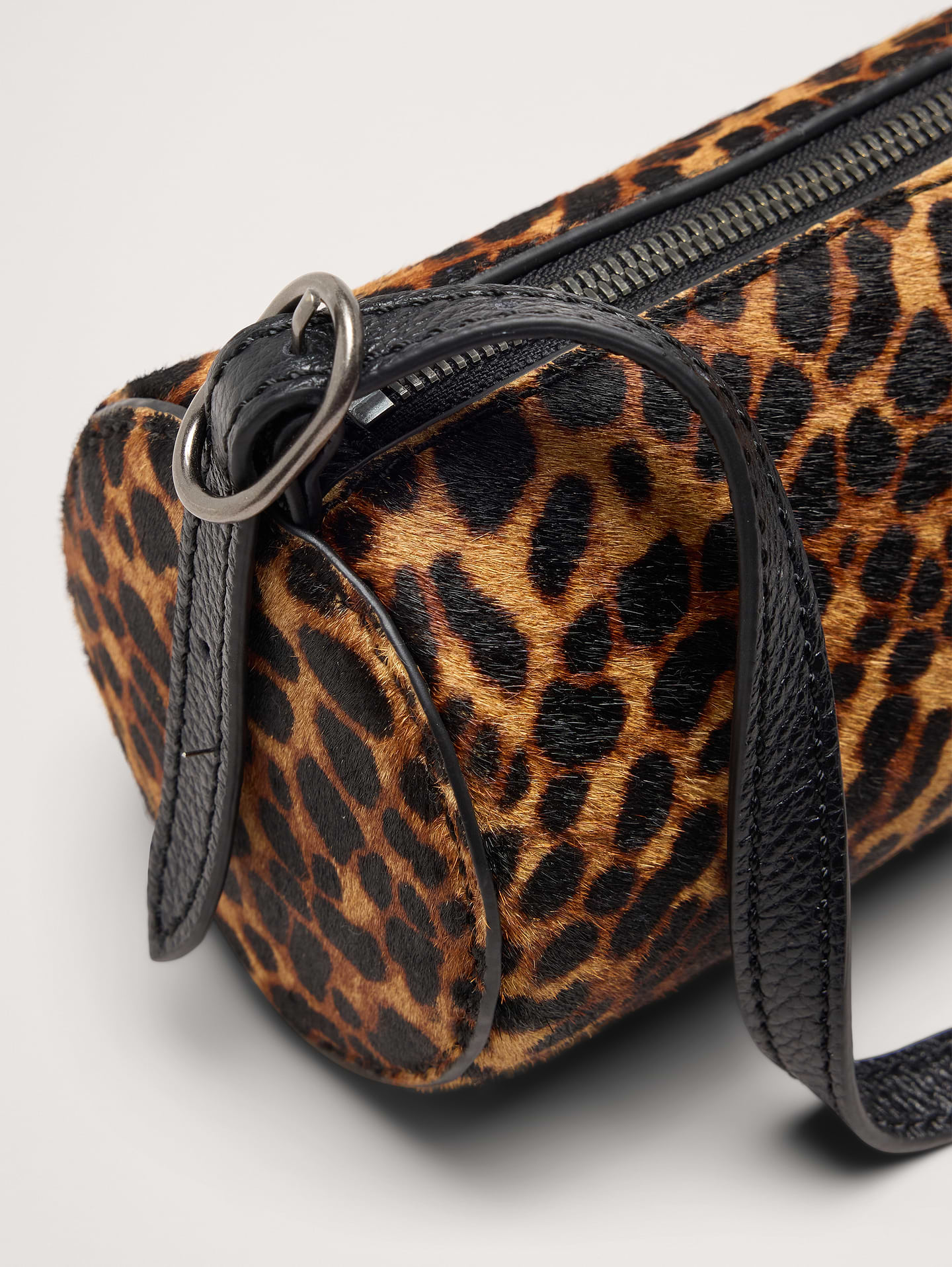 Image 5 de 8, Sac baril en cuir