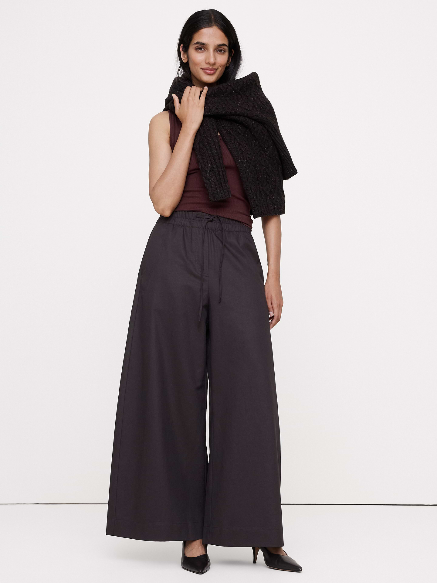 Image 1 of 8, From desk to drinks and beyond, we designed these pull-on pants with a more dressed-up silhouette, crafting them in a beautiful fabric that blends silky TENCEL™ with cotton and linen., Ultra High-Rise Wide Leg: A super high rise. Fitted waist, relaxed through hip and thigh with a very wide leg., Elastic waistband (pull-on design)., Drawstring closure., Front and back pockets., Unlined., Product #1183111