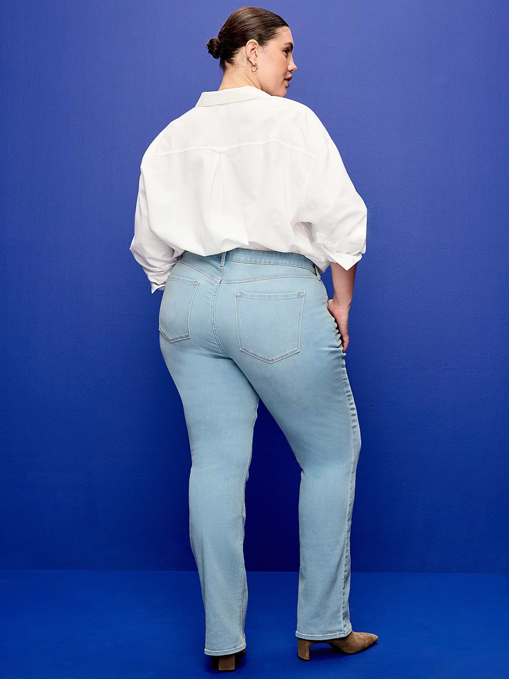 Image 6 of 6, Curvy Mid-Rise Wow Boot-Cut Jeans