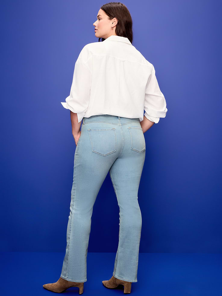 Image 3 of 6, Curvy Mid-Rise Wow Boot-Cut Jeans