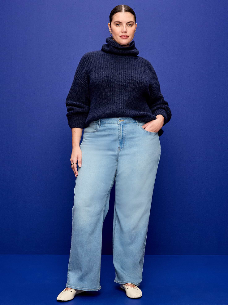 Image 4 of 6, Curvy High-Waisted Wow Wide-Leg Jeans