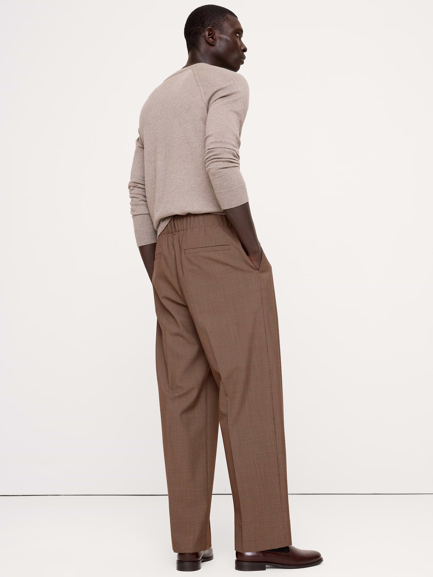 Image 4 of 5, On-The-Go Relaxed Pleated Pant in Wool-Blend