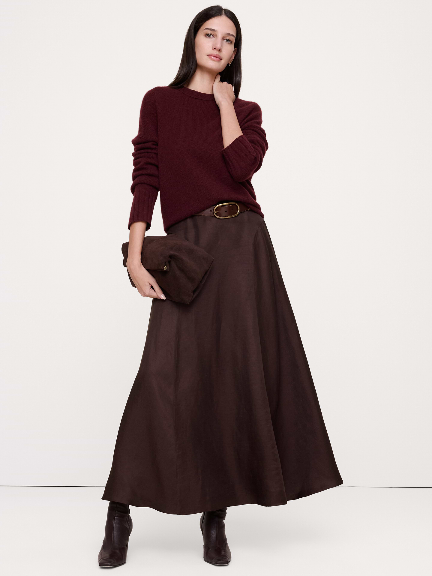 Image 1 of 5, Reach for this floating maxi skirt on days you want to look and feel great. We cut it with panels at the sides to enhance it's flowing shape, crafting it in a silky blend of viscose and linen—an ideal choice in hot, humid weather., A-Line fit: High rise. Fitted waist with a flare silhouette., Elastic waistband with invisible zip at back., Unlined., Product #900008