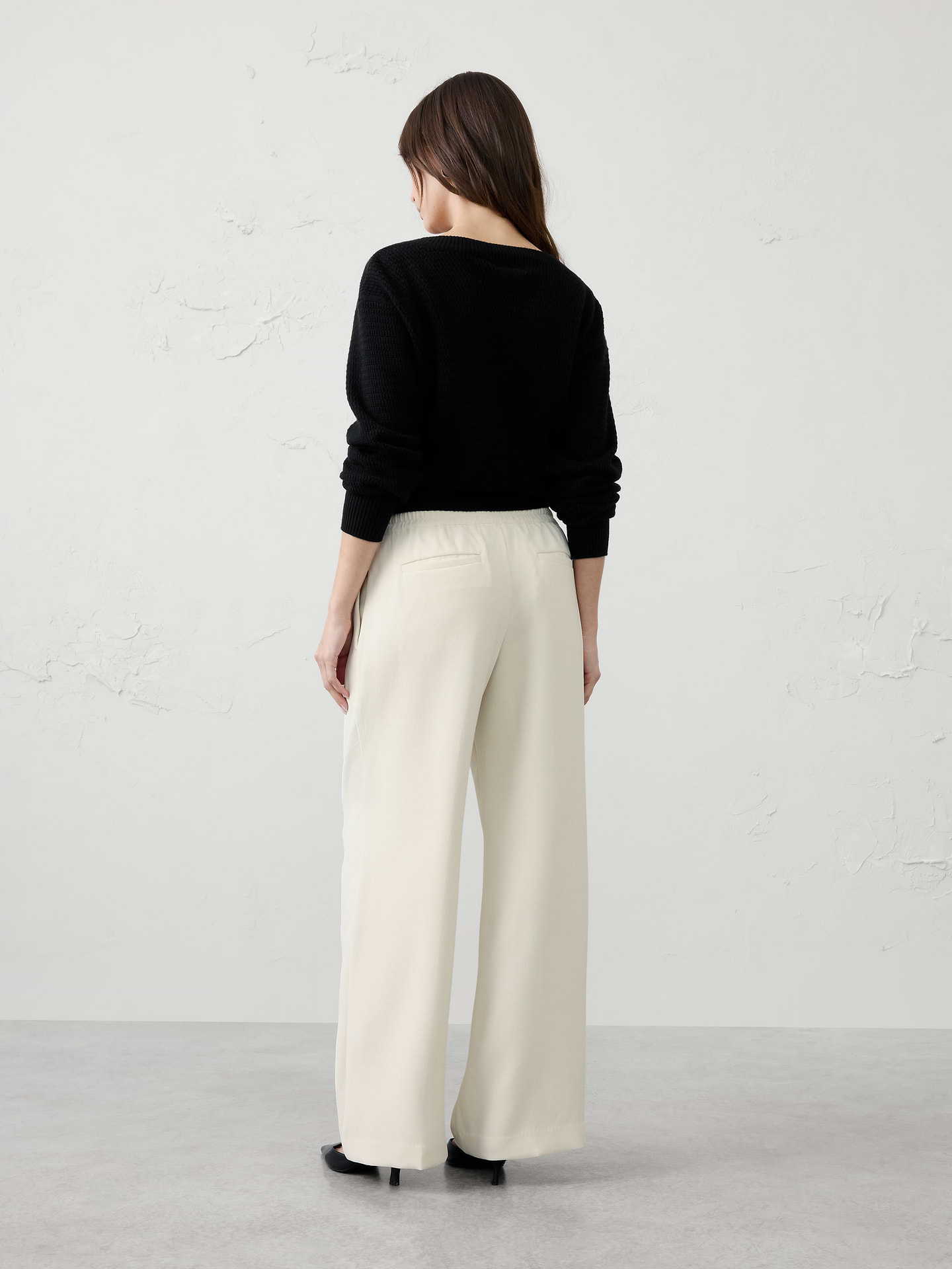 Image 2 of 6, Wide-Leg Mid-Rise Pull-On Crepe Pant