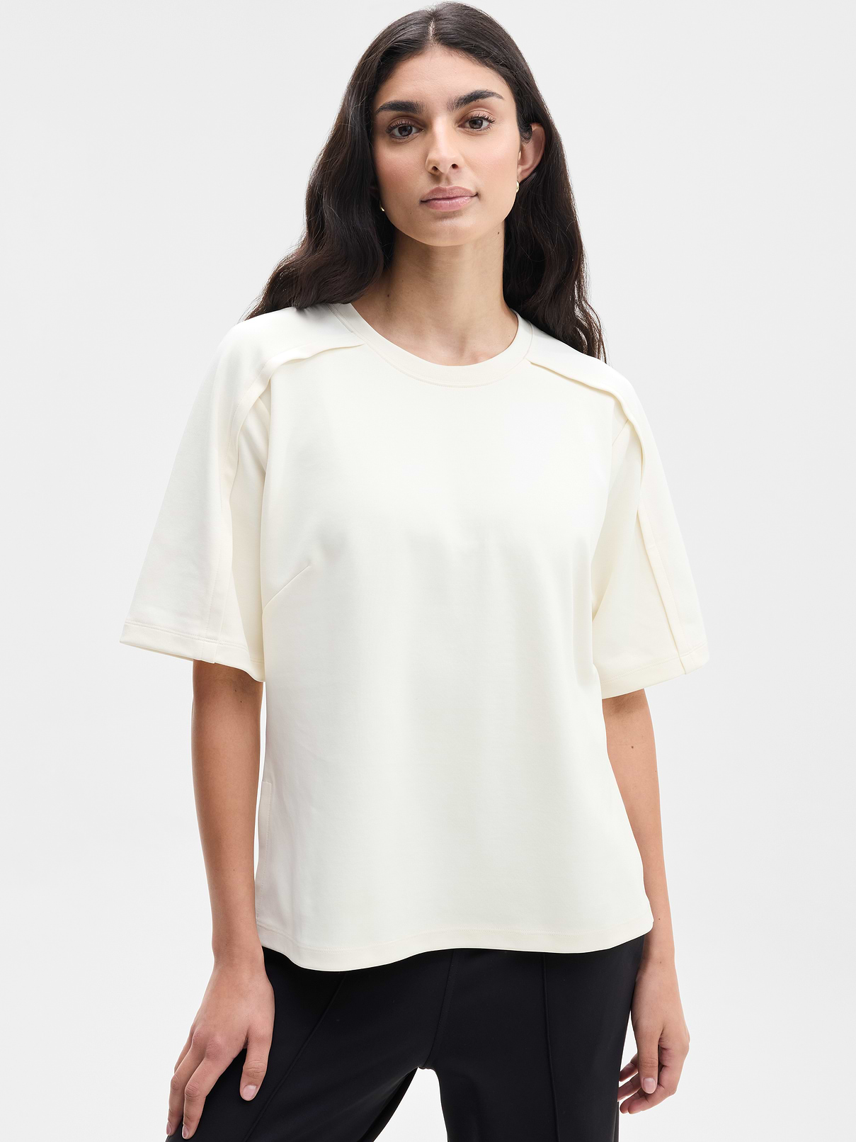 Image 1 of 3, FOR: Commuting, work, and travel, FEEL: A cotton-lined interior meets a sleek, track-inspired exterior, FAVE: Sport-strength fabric tailor-made to fit your wardrobe all year round, Product #1178774