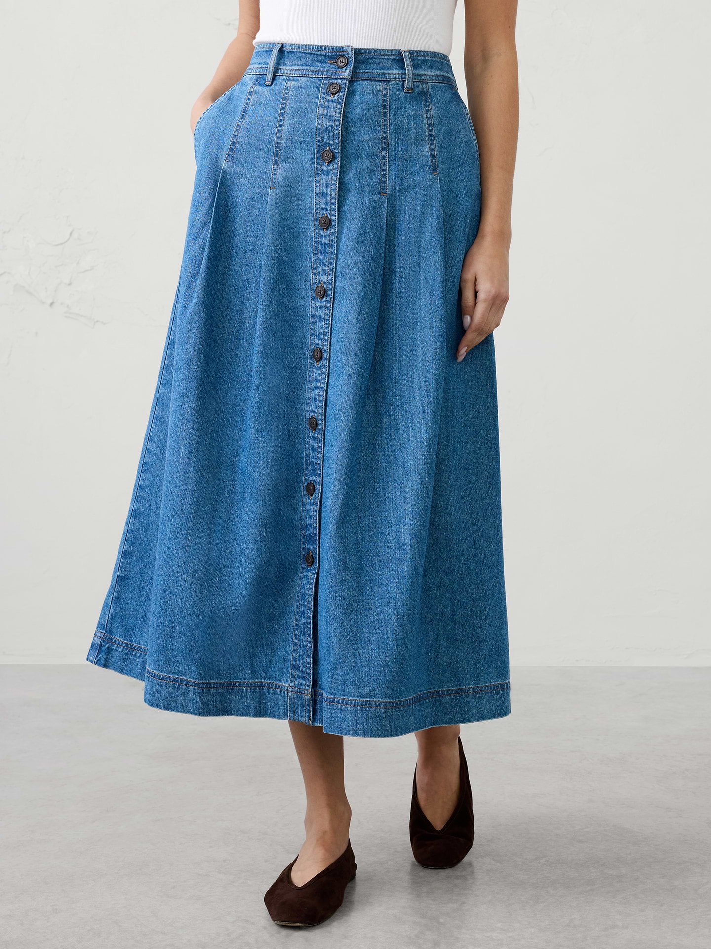 Image 3 of 4, Denim Button-Front Midi Skirt