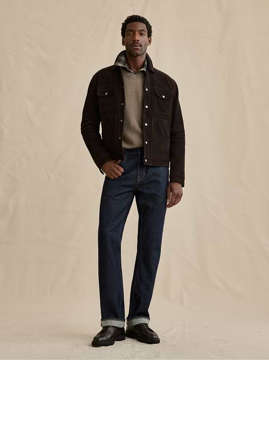 Straight. Fitted through the thigh , straight through the leg