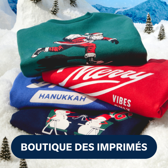 Image d’une pile de t-shirts des Fêtes Old Navy.