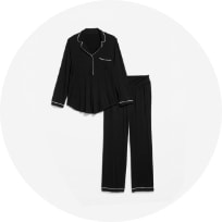 Maternity classic pajama set.