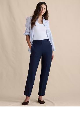 Slim. Well-fitted with a touch of stretch.