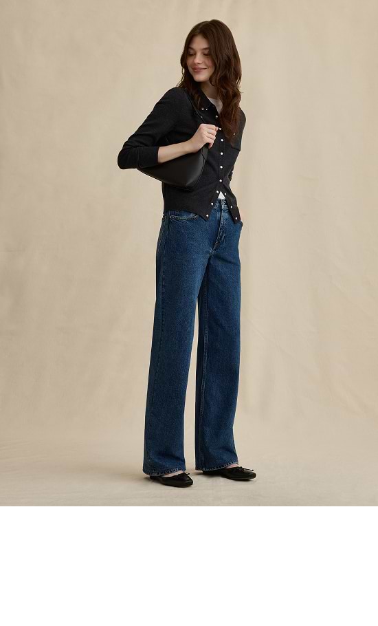 Relaxed. A looser fit with a slouchy ease.