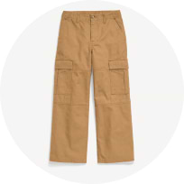 Pantalon kaki à jambe droite pour la rentrée scolaire pour garçon.