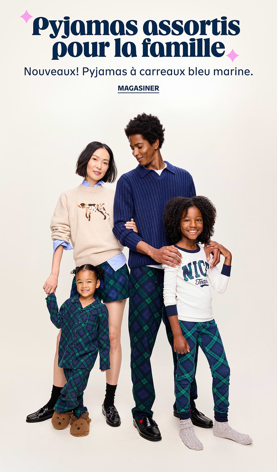 Ad shows two adults and two children wearing matching navy-and-green plaid pajamas; French text reads “Pyjamas assortis pour la famille” promoting new navy plaid PJs.