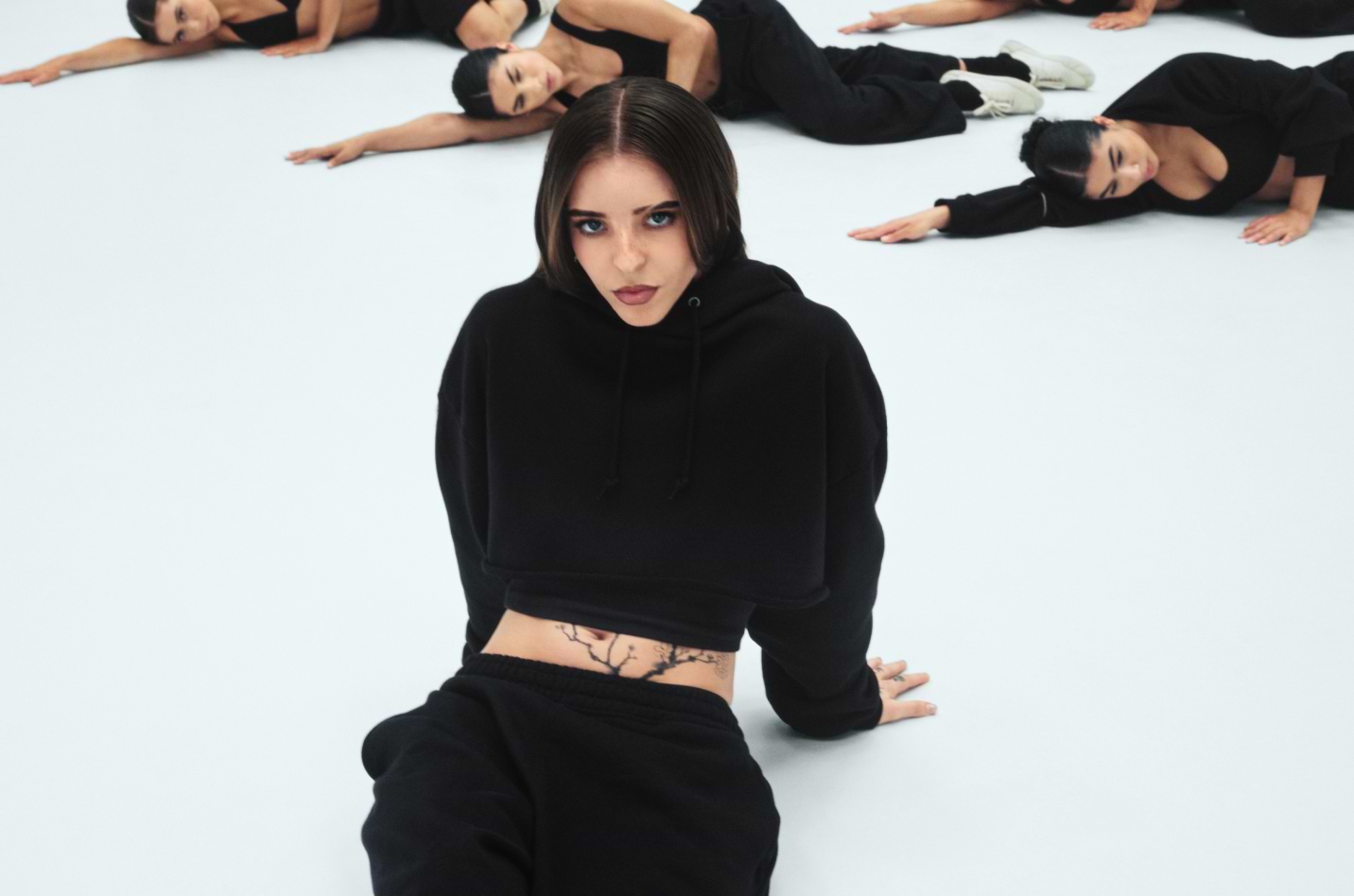 Shoppable Outfit Image