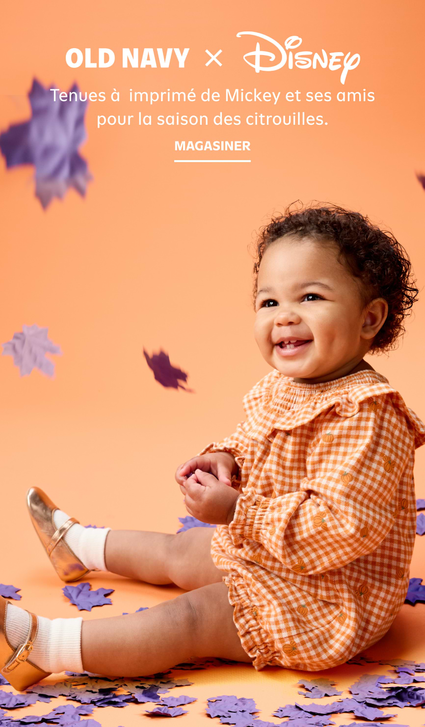 Old Navy x Disney. Tenues à  imprimé de Mickey et ses amis pour la saison des citrouilles. Magasiner